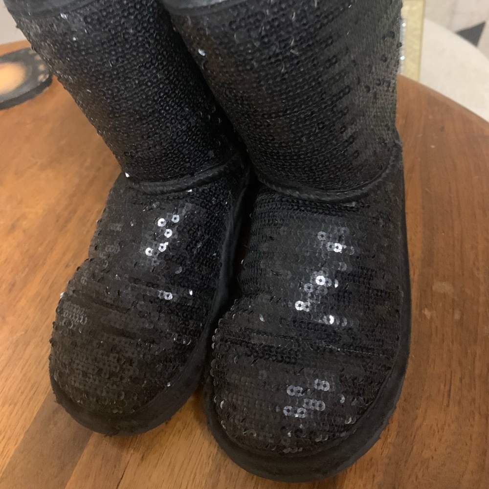 Girls Uggs size 13 Black Sequin